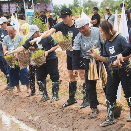 เดินหน้าโครงการตามรอยพ่อฯ ปี 5  จัดกิจกรรม “เอามื้อสามัคคี” ครั้งที่ 2 จ.ราชบุรี